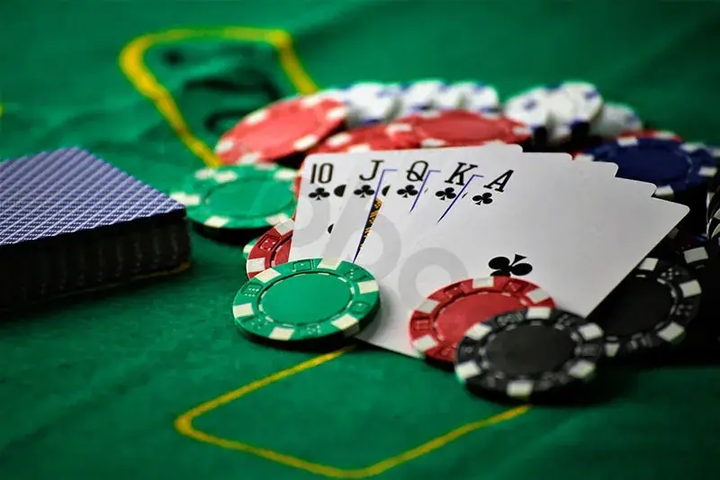 Poker su Unique casino